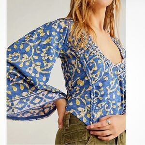 Free People On The Block Top Blue Combo Ruching V Neck Printed Blouse Size Small